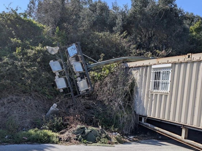 Crollo torre faro al Ruffinengo, Scaramuzza all'attacco: "Questa amministrazione parla parla ma per la manutenzione degli impianti non sta facendo niente"