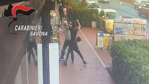 Tentata rapina in edicola a Borghetto, un 15enne fermato dai carabinieri (VIDEO)