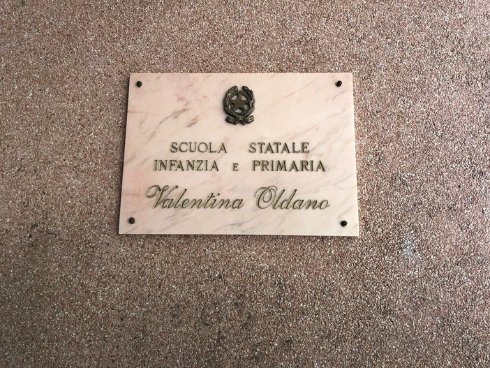 Alassio, intitolata stamattina a Valentina Oldano la Scuola d'Infanzia e Primaria di Via Neghelli Alassio, intitolata stamattina a Valentina Oldano la Scuola d'Infanzia e Primaria di Via Neghelli