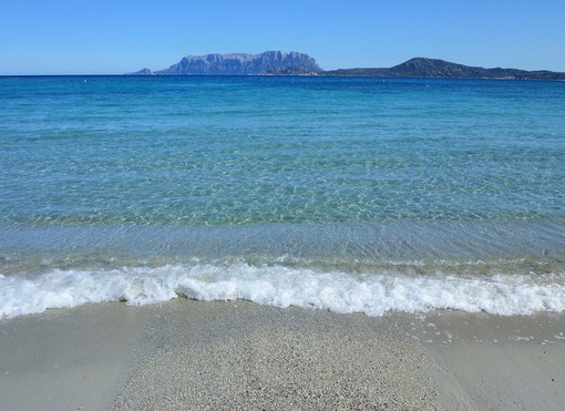 Navi e traghetti per raggiungere la Sardegna nella stagione estiva Navi e traghetti per raggiungere la Sardegna nella stagione estiva