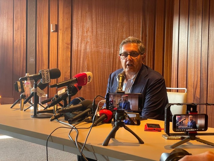 Rigassificatore, nessun passo indietro di Toti: "Se Savona è destinata ad avere quella infrastruttura sarà Savona"