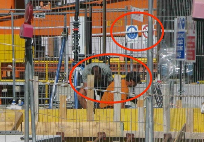 Tirreno Power: a poche ore dal volo dell'operaio da 5 metri, dei caschi, neppure l'ombra Tirreno Power: a poche ore dal volo dell'operaio da 5 metri, dei caschi, neppure l'ombra