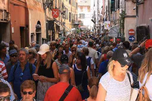 Turismo di massa, Savona 12ª in Italia: pressione "Molto Alta" su chi ci vive e overtourism che "produce immondizia" Turismo di massa, Savona 12ª in Italia: pressione "Molto Alta" su chi ci vive e overtourism che "produce immondizia"