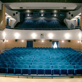 Pietra Ligure, "Blithe Spirit: la rievocazione" in scena al teatro Moretti