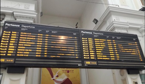 Deragliamento treno: traffico ferroviario nel caos, maxi ritardi (FOTO)