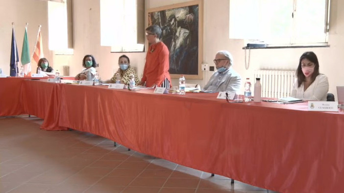 Finale, chiede alla segretaria comunale di usare un programma di videoscrittura e riceve una diffida. La consigliera Cileto: "Atto grave, forse unico in Italia"