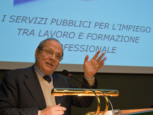 Quiliano: Tiziano Treu spiega i tagli del Governo e l'occupazione in crisi