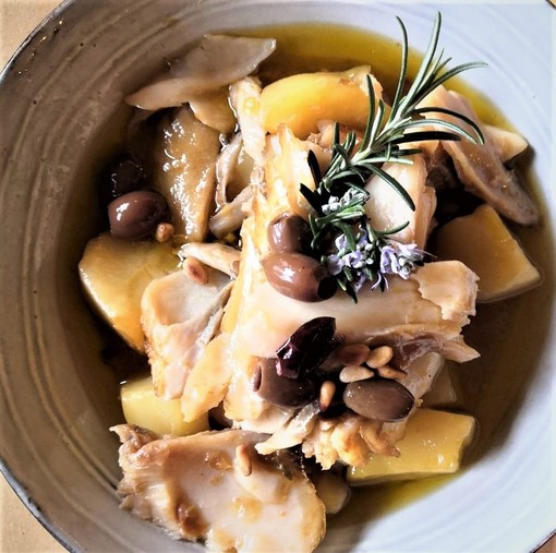 A cena con le erbe aromatiche e il Pigato al Tempo Stretto di Albenga A cena con le erbe aromatiche e il Pigato al Tempo Stretto di Albenga
