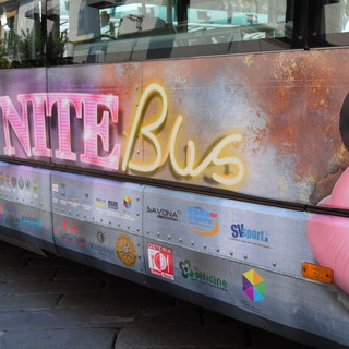Il "To Nite bus" continua a fare numeri da record: 1.800 i passeggeri della movida