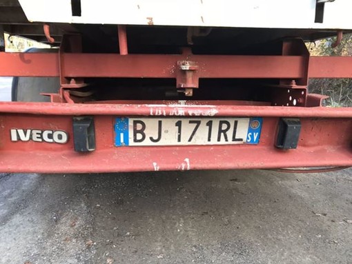 Savona: cassonato Iveco Daily rubato stanotte in via Nizza Savona: cassonato Iveco Daily rubato stanotte in via Nizza