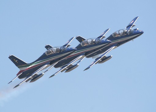 Andora: le Frecce Tricolori festeggiano 50 anni di acrobazie Andora: le Frecce Tricolori festeggiano 50 anni di acrobazie
