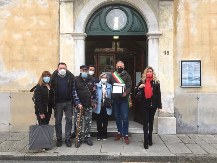 Albisola Superiore: una targa commemorativa per Tecne 2 Luci