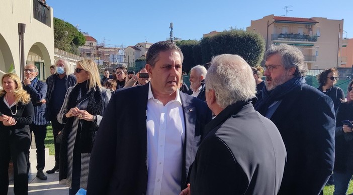 Sanità nel savonese, Toti: "Al lavoro per la riapertura del punto nascita in collaborazione con il Gaslini. Il Ppi di Albenga non chiuderà" (VIDEO)