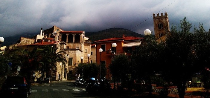 Toirano dice no al 5G. Il sindaco De Fezza firma un'ordinanza e stoppa la sperimentazione sul territorio comunale