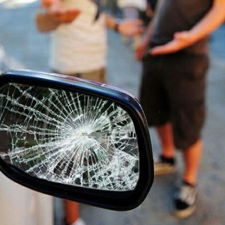 Truffa dello specchietto, nuova segnalazione a Varazze: "State molto attenti"