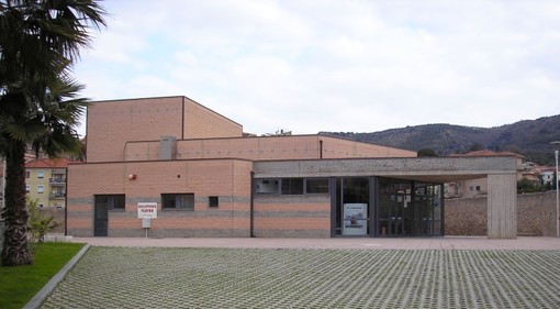 Borgio Verezzi, al teatro Gassman lo spettacolo "Tenco &amp; De André. Lunga storia di una breve amicizia"