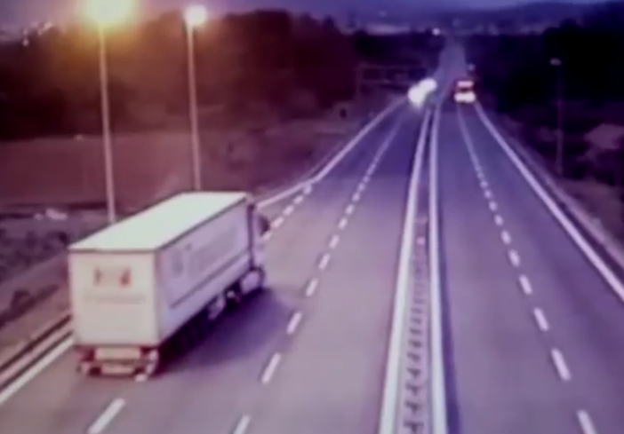 Tir in contromano in autostrada, poteva essere una strage