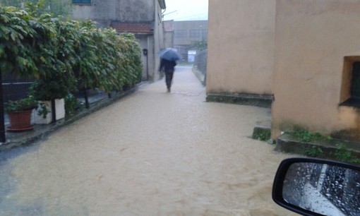 Bomba d'acqua ad Andora, numerosi interventi della Protezione Civile Bomba d'acqua ad Andora, numerosi interventi della Protezione Civile