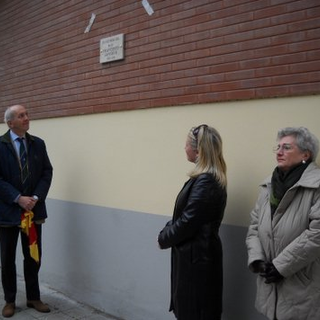 Finale Ligure, scoperta targa in memoria del professor Sansone