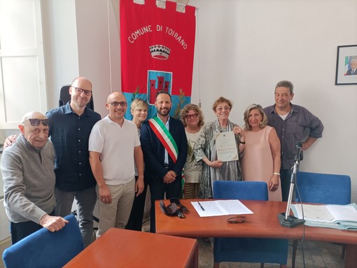 Toirano conferisce la cittadinanza onoraria ad Aurora Ioanna, da 20 anni punto di riferimento dell'ufficio postale (FOTO) Toirano conferisce la cittadinanza onoraria ad Aurora Ioanna, da 20 anni punto di riferimento dell'ufficio postale (FOTO)