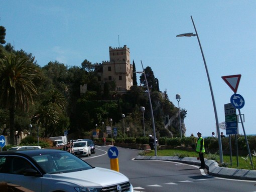 Finale Ligure, la chiusura dell'autostrada manda in tilt il traffico a Finalpia: necessario l'intervento della Polizia Locale Finale Ligure, la chiusura dell'autostrada manda in tilt il traffico a Finalpia: necessario l'intervento della Polizia Locale