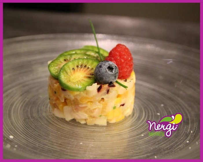 Mercoledì Veg: Tartare di ricciola e calamaro con Nergi e frutta