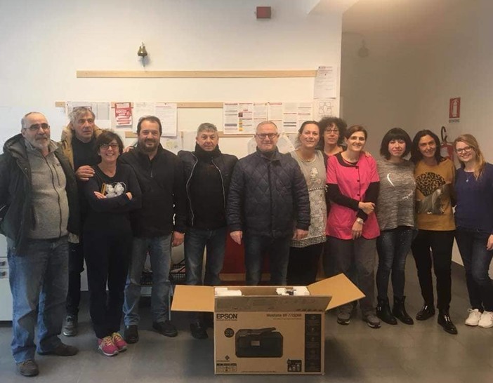 Tovo, una nuova fotocopiatrice per la Scuola dell’Infanzia donata dal gruppo "Pulp in Valmaremola"