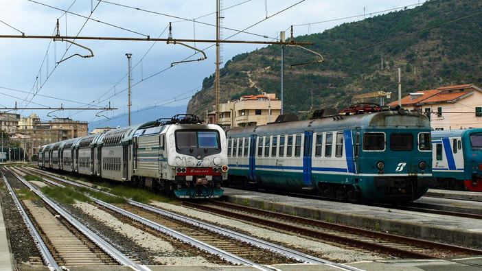 Trasporti, Sanna (PD): “La Regione riveda il contratto di servizio con Trenitalia per potenziare i collegamenti ferroviari" Trasporti, Sanna (PD): “La Regione riveda il contratto di servizio con Trenitalia per potenziare i collegamenti ferroviari"