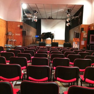 Noli, le note del Maestro Maurizio Mastrini ospiti eccezionali al Teatro Defferrari domenica 7 settembre Noli, le note del Maestro Maurizio Mastrini ospiti eccezionali al Teatro Defferrari domenica 7 settembre