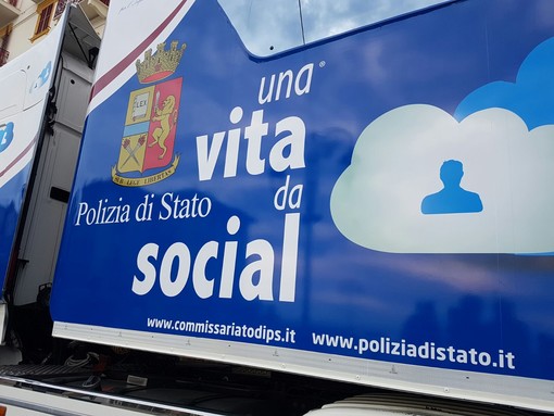 Alassio accoglie la campagna educativa della Polizia "Una vita da social" (FOTO e VIDEO)
