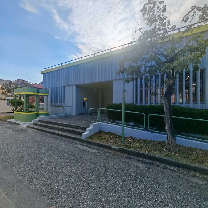 L'Ufficio Postale di Pietra Ligure riapre rinnovato dopo disagi e disservizi