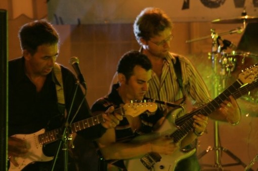 Carcare, la cover band Valbormidese "Under The Tower" approda a Ca di Ciccio Carcare, la cover band Valbormidese "Under The Tower" approda a Ca di Ciccio