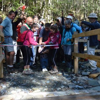 Urbe, inaugurate la nuova passerella pedonale sul rio Rosto e la ristrutturata cappella della Gattazzé (FOTO) Urbe, inaugurate la nuova passerella pedonale sul rio Rosto e la ristrutturata cappella della Gattazzé (FOTO)