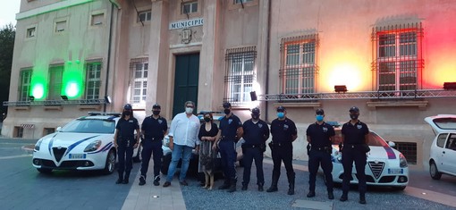 Associazione delle Polizie Locali “Riviera di Ponente”, il cane antidroga Lupo promosso commissario