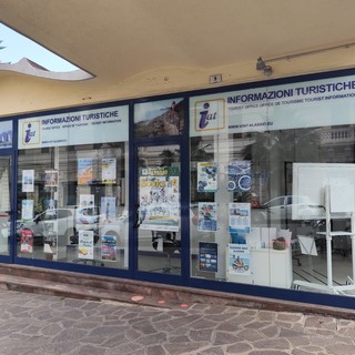 Alassio, potenziato l’ufficio Iat per offrire tutto l’anno un servizio fondamentale ai turisti Alassio, potenziato l’ufficio Iat per offrire tutto l’anno un servizio fondamentale ai turisti