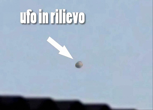 Primo piano del presunto Ufo Primo piano del presunto Ufo