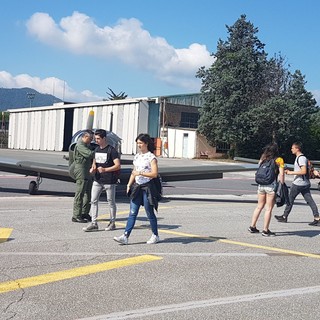 Villanova, gli studenti imperiesi alla scoperta del mondo dell’aeronautica (FOTO e VIDEO)