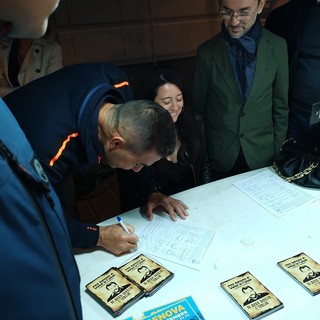 Loano, Vannacci firma per Salvini e attacca la sinistra: "Difendere la patria non è reato"