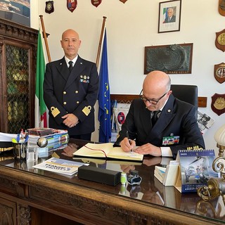 Il Comandante Generale del Corpo delle Capitanerie di Porto-Guardia Costiera Nicola Carlone in visita a Savona (FOTO)