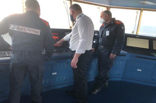 Nave "Eco Savona": arriva anche la certificazione della Capitaneria di Porto Nave "Eco Savona": arriva anche la certificazione della Capitaneria di Porto
