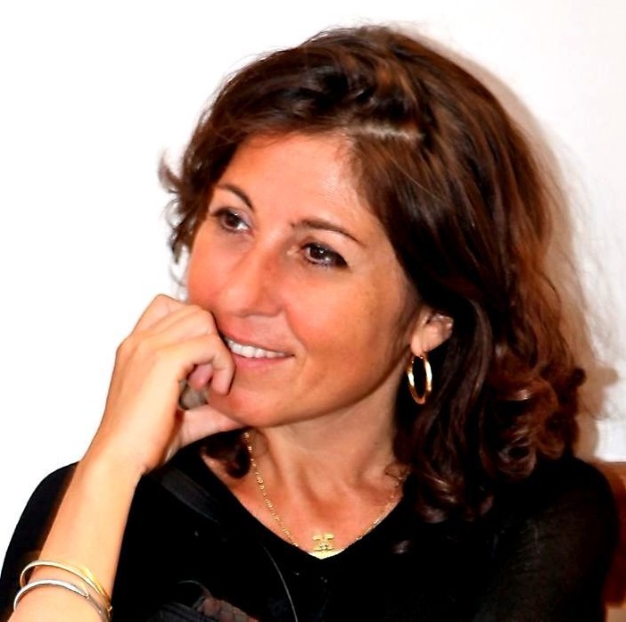 Dipendenza da serie tv, la parola alla semiologa: "Gli eroi sono gli sceneggiatori" Dipendenza da serie tv, la parola alla semiologa: "Gli eroi sono gli sceneggiatori"