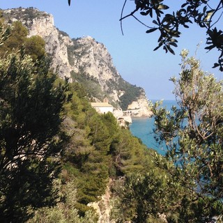 Varigotti, "Giro della Pria Grossa": domani escursione nei sentieri nella macchia mediterranea