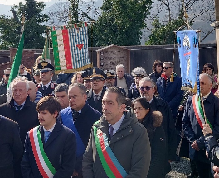 A Stella le “Pietre d’inciampo” in memoria di Eugenio Pertini e Giovanni Cipresso, partigiani uccisi nei campi di sterminio A Stella le “Pietre d’inciampo” in memoria di Eugenio Pertini e Giovanni Cipresso, partigiani uccisi nei campi di sterminio