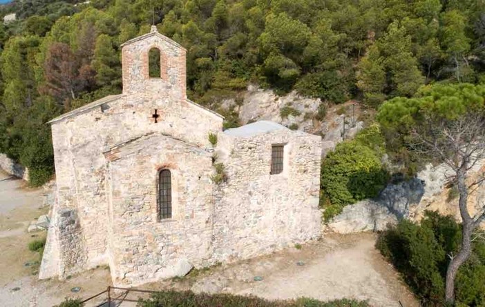A Varigotti la festa patronale di san Lorenzo con il vescovo Calogero Marino A Varigotti la festa patronale di san Lorenzo con il vescovo Calogero Marino