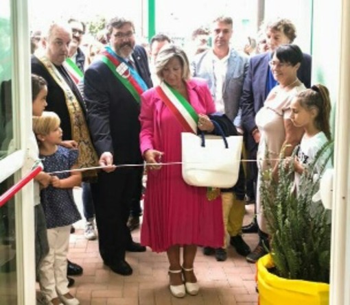 Scuola intitolata ad Agnese Garassini a Toirano, Vaccarezza: "Una iniziativa che offre una testimonianza importante" Scuola intitolata ad Agnese Garassini a Toirano, Vaccarezza: "Una iniziativa che offre una testimonianza importante"
