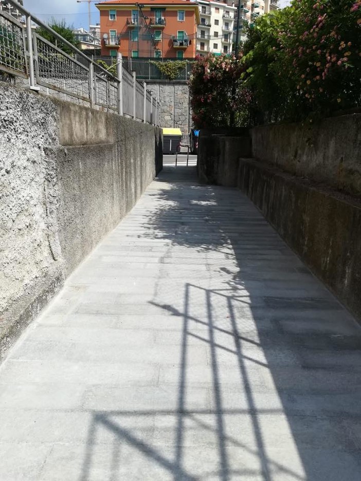 Varazze, pavimentato il collegamento pedonale tra via Cilea e via Carlo Nocelli (FOTO) Varazze, pavimentato il collegamento pedonale tra via Cilea e via Carlo Nocelli (FOTO)