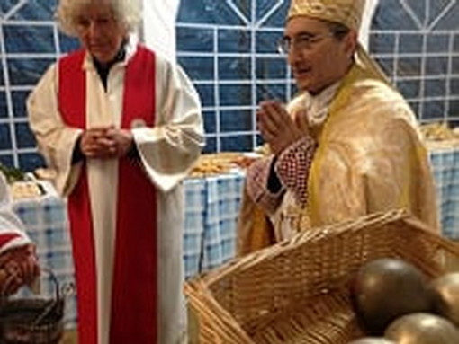 Visita del Vescovo Guglielmo Borghetti alla Parrocchia di Moltedo, benedetto anche il campo da bocce Visita del Vescovo Guglielmo Borghetti alla Parrocchia di Moltedo, benedetto anche il campo da bocce