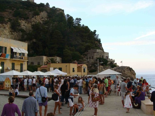 Ecco il primo appuntamento di Vari Gotti&Fritti al porto di Finale Ligure Ecco il primo appuntamento di Vari Gotti&Fritti al porto di Finale Ligure