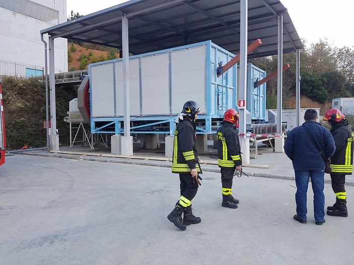 Incidente sul lavoro a Villanova d'Albenga: uomo con il braccio amputato da un macchinario Incidente sul lavoro a Villanova d'Albenga: uomo con il braccio amputato da un macchinario