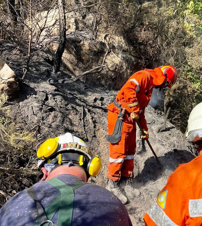 Protezione civile Ceriale: doppia emergenza per l’incendio e l’allerta meteo